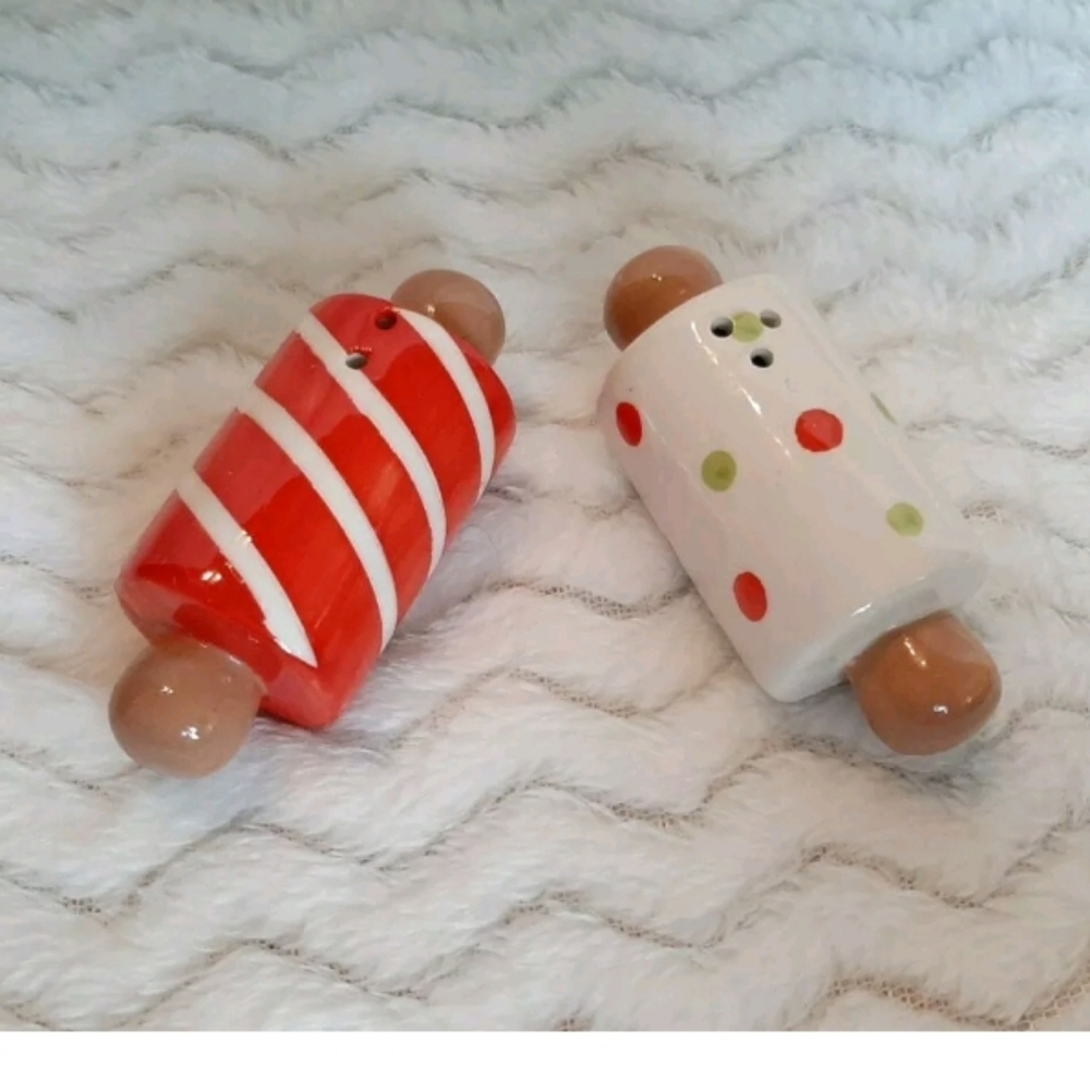 Rolling Pin Salt and Pepper Shakers